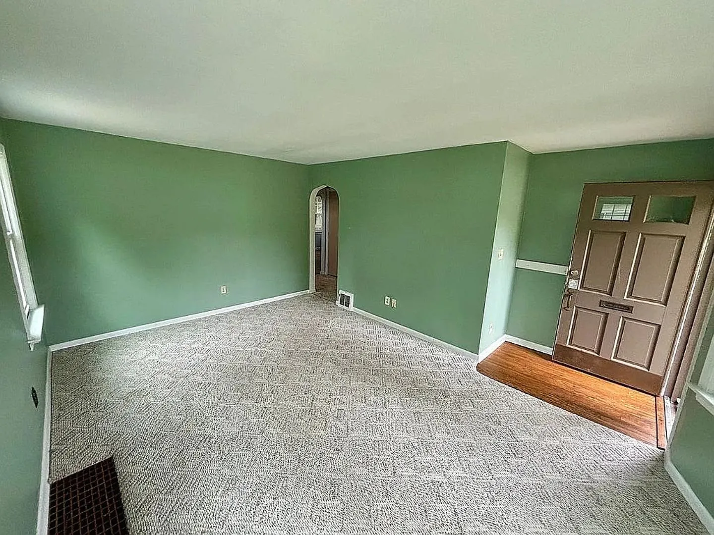 Spacious 3-Bedroom, 2-Bath Single-Family Home with Garage in Lawrence Park! — Photo 4