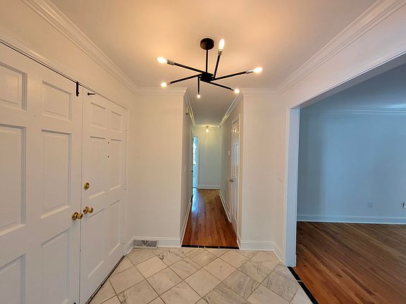 4th image of 1003 Law Ln