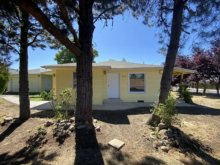 710 W Broccoli St — Photo 28