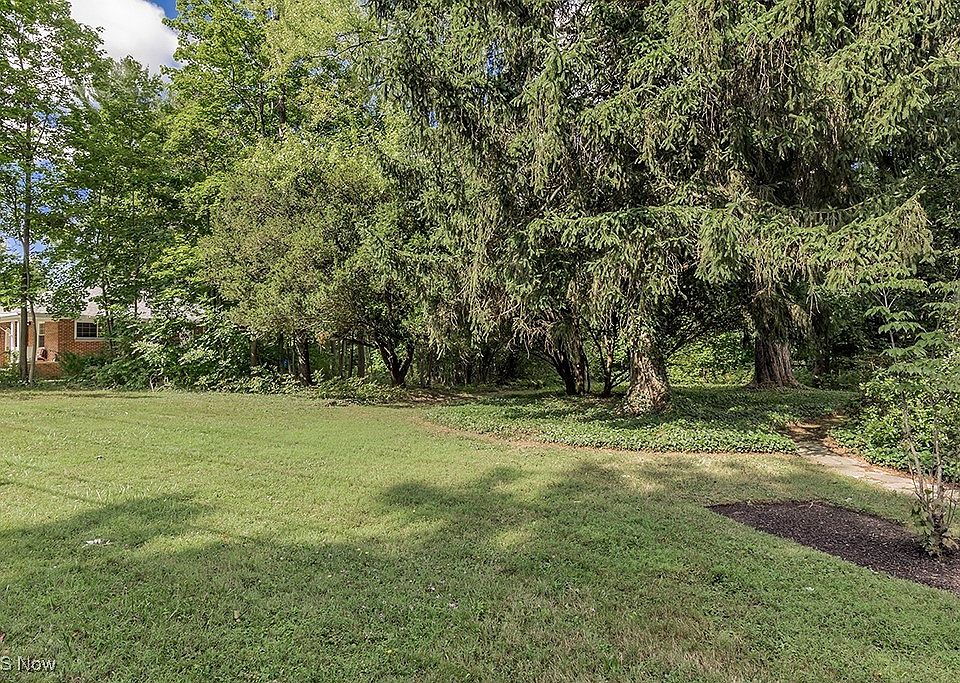 2nd image of Fairview Rd