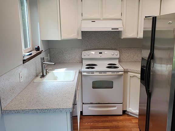 4th image of 3835 19th Ave SW #3831