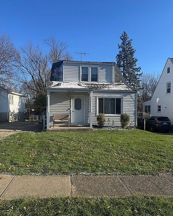 1st image of 22 Lloyd Ave