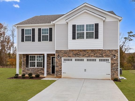2nd image of 1002 Middlecrest Drive