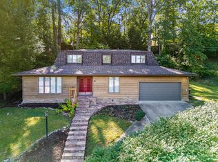 60 Camelot Dr, Huntington, WV 25701