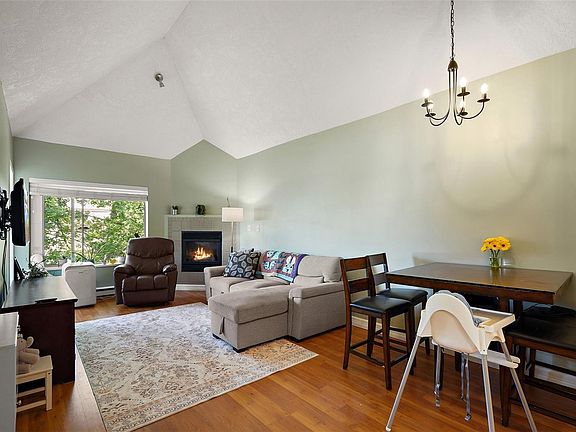 5th image of 3400 Quadra St #306