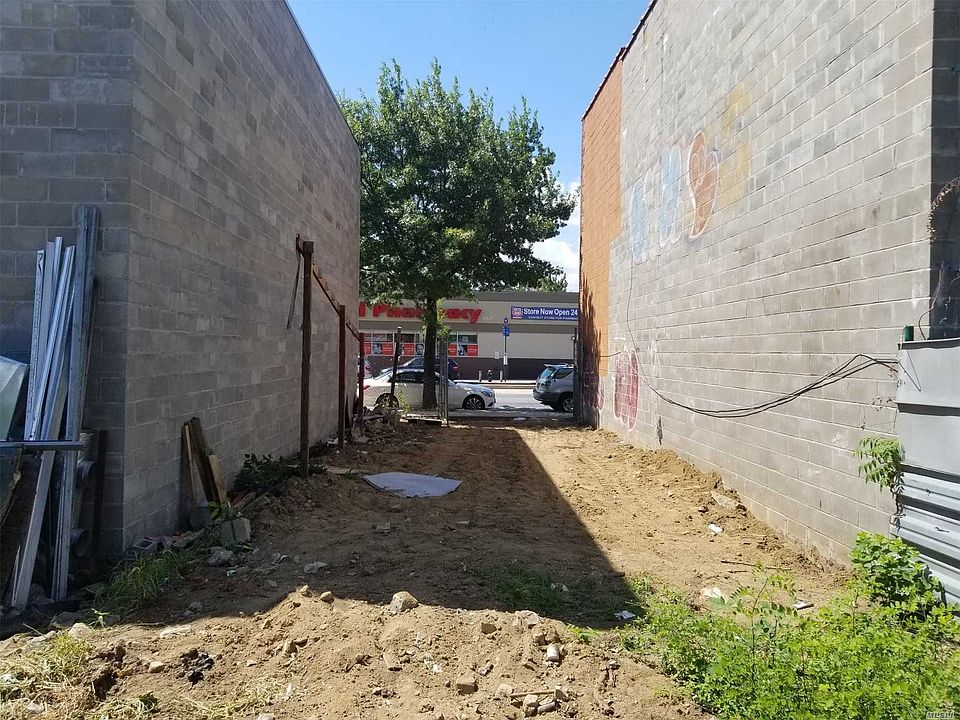 2nd image of 11509 Merrick Blvd