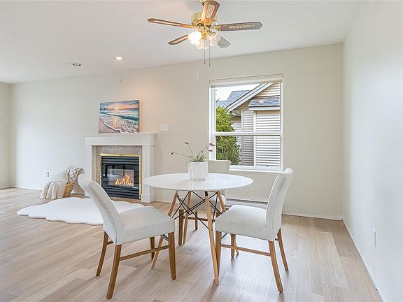 3rd image of 339 Rheumer Cres