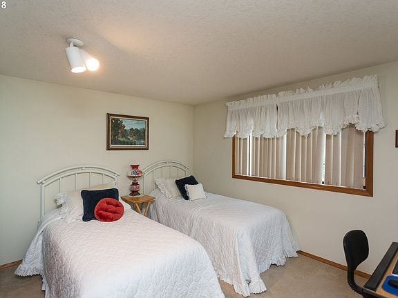 5th image of 3219 SE Spyglass Dr