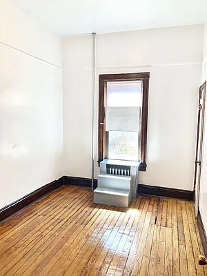 Rented by Amorelli Realty | media 2