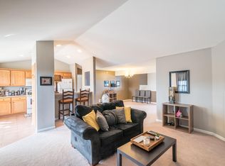 9155 W Elm Ct, Franklin, WI 53132
