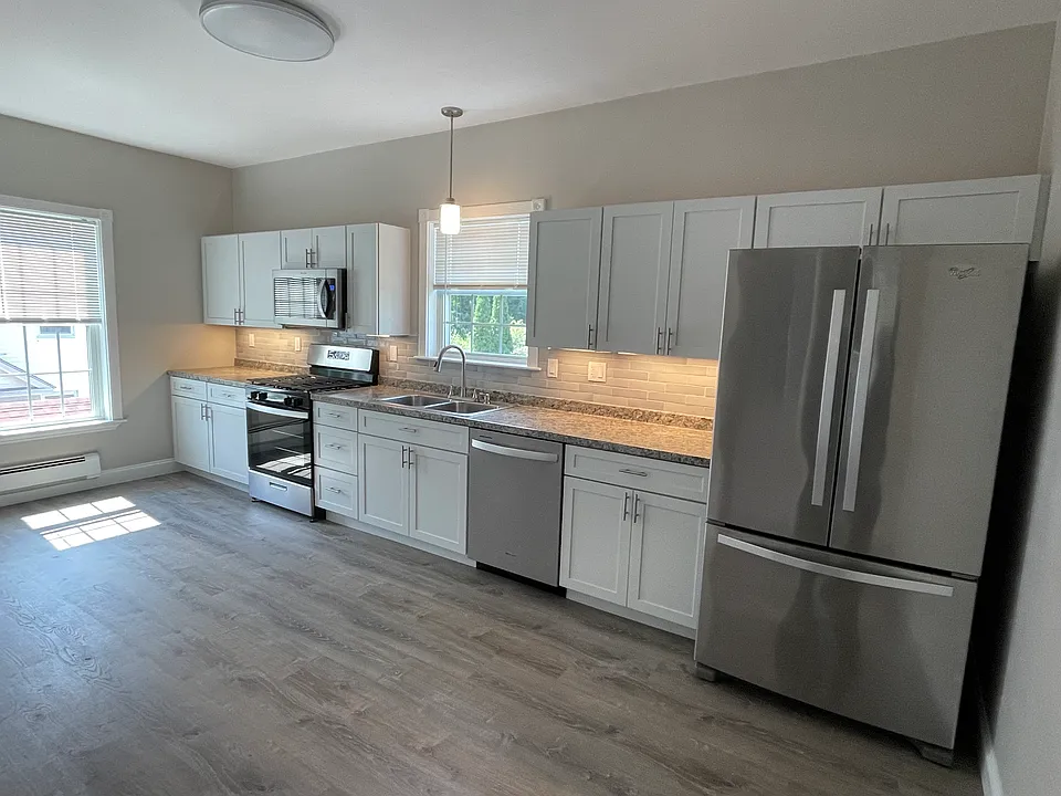 148 Winthrop St #2