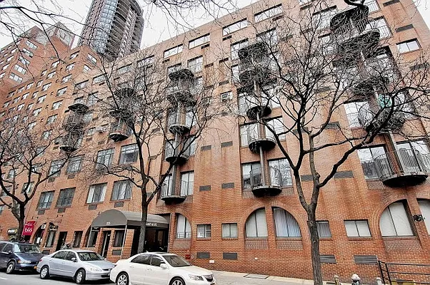 Rented by City Connections Realty | media 18