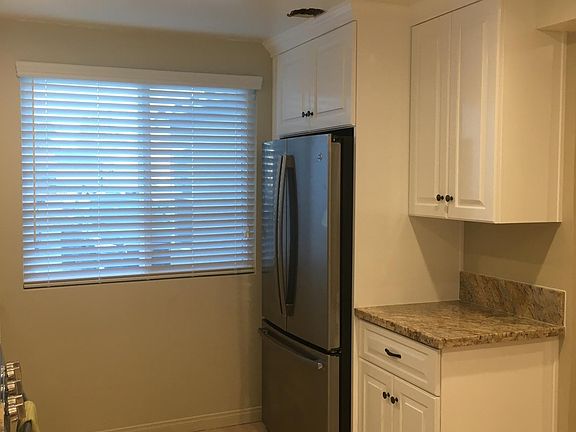 5th image of 2568 Violet St
