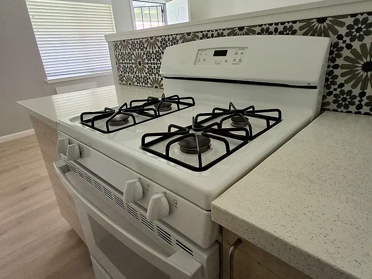 748 Lampasas Ave #2 — Photo 2