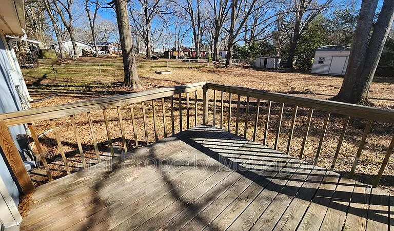 300 Florence Dr — Photo 17