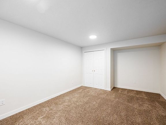 3rd image of 5338 W Iron King Dr #B