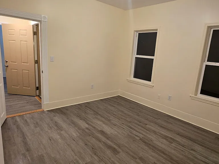 689 Broadway #3 — Photo 7