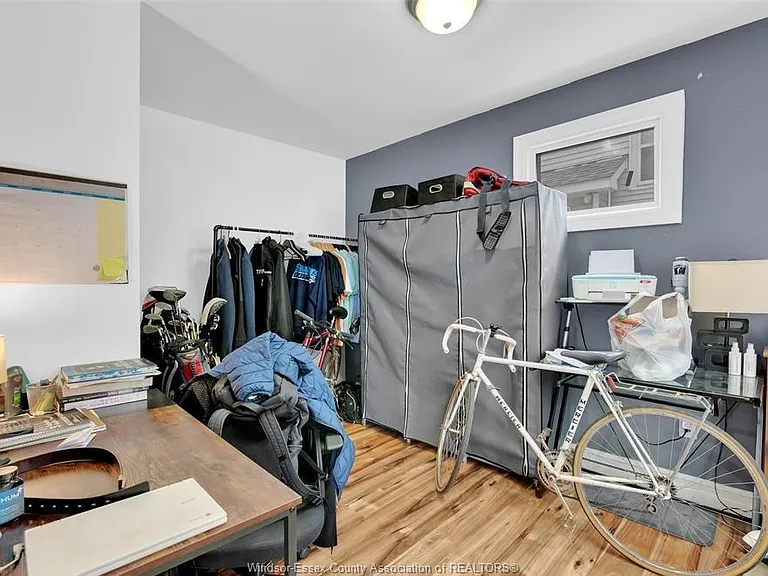 3484 Peter St — Photo 13