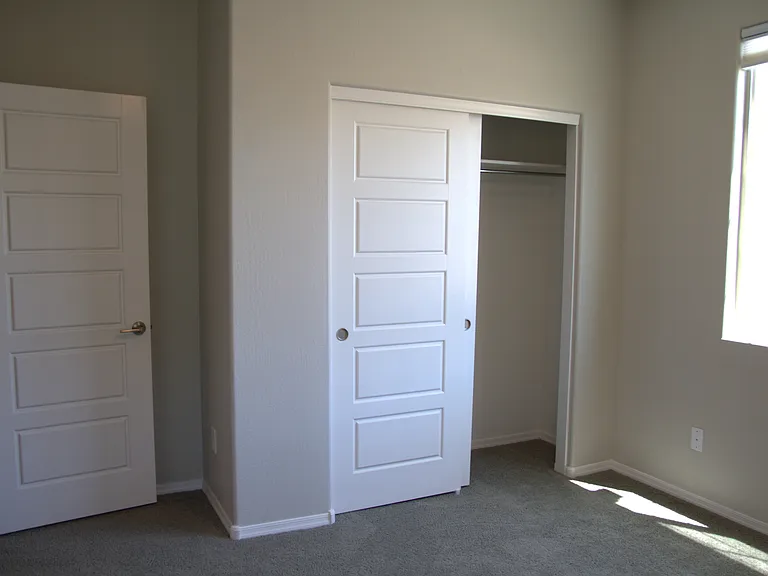 1676 E Hampton Ln — Photo 25