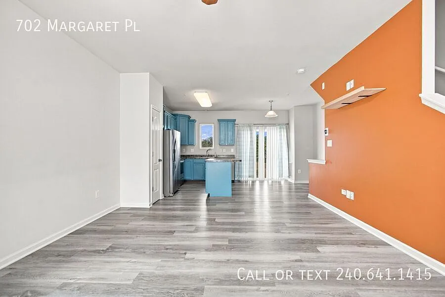 Beautiful 2 Br/2.5 Ba Eog Townhome In Tanyard Springs! — Photo 3