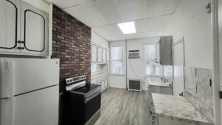 821 Metropolitan Avenue, #1L