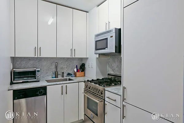 Rented by Kian Realty | media 11