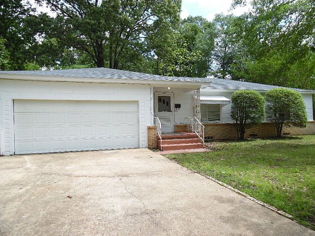 1st image of 715 Saint Thomas Dr