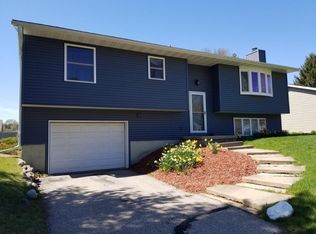 2226 Woodside Dr, Cross Plains, WI 53528