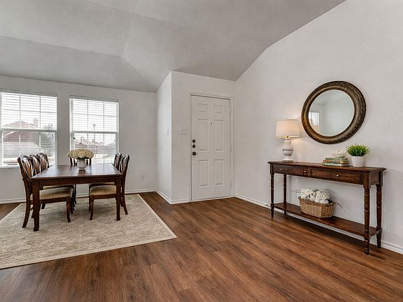 5th image of 210 Long Prairie Dr