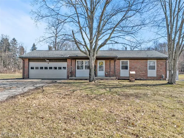 80 Heritage Dr, Beloit, OH 44609