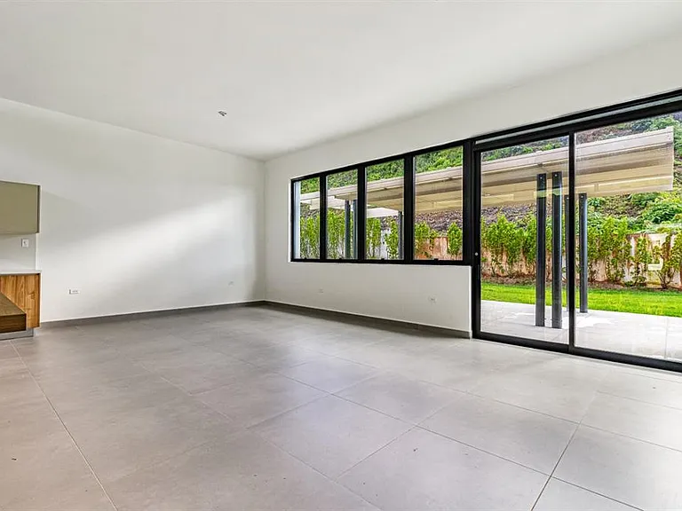 238 Urb Monteazul — Photo 4
