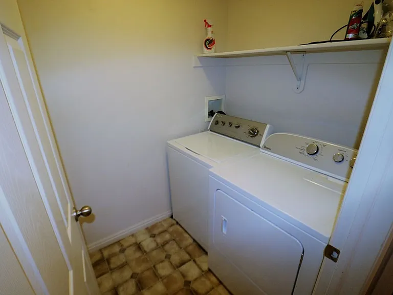 1144 S 1420 E — Photo 23