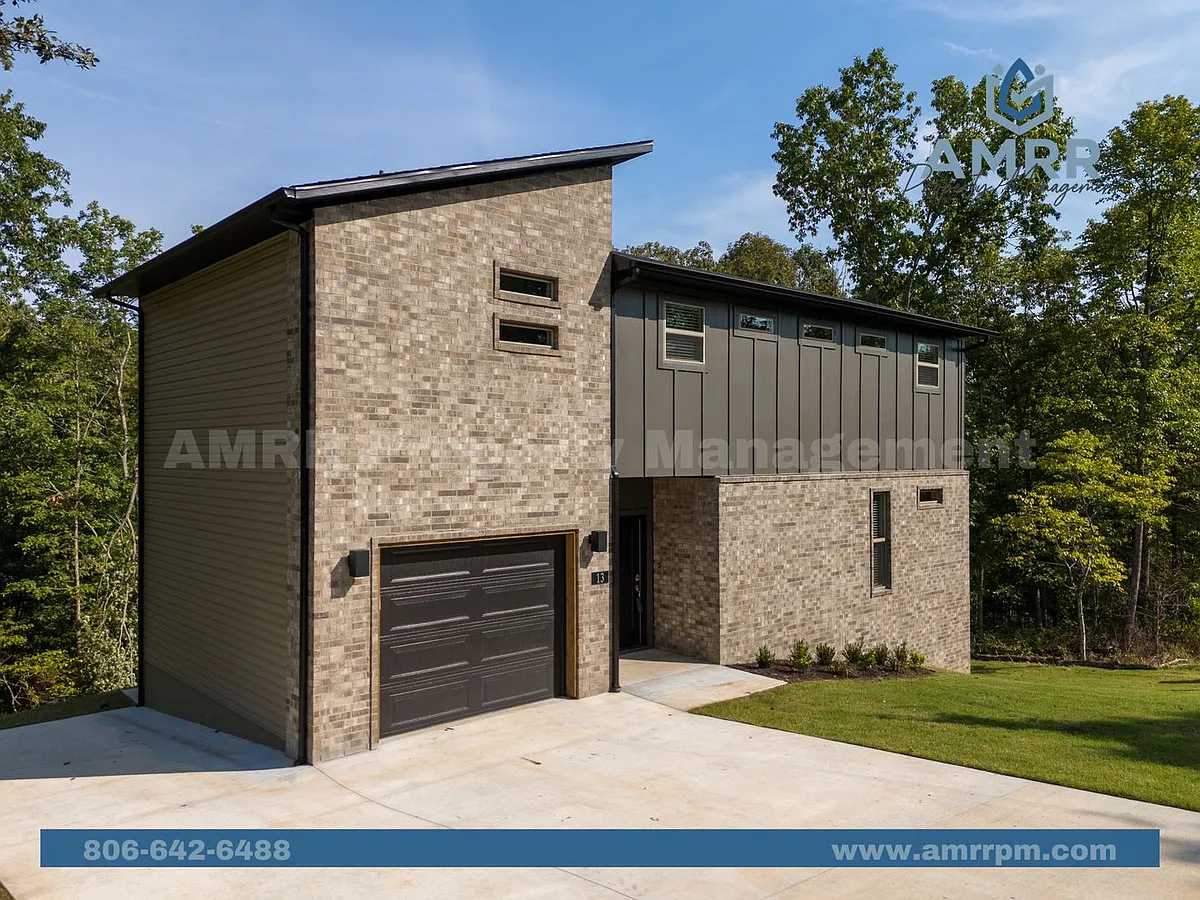 Building Photo - 13 Carrick Dr