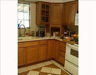 4th image of 4938 E California Ave