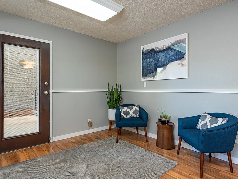 Raleigh Scholls | Leasing Office