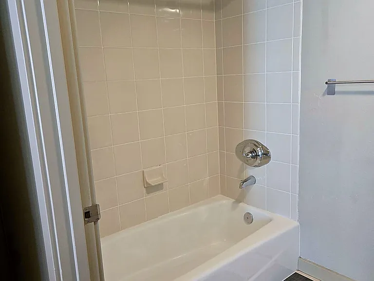 1100 106th Ave NE #710 — Photo 18