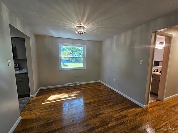 5th image of 7661 Brookdale Dr