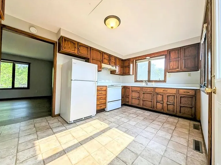 430 3rd St — Photo 3