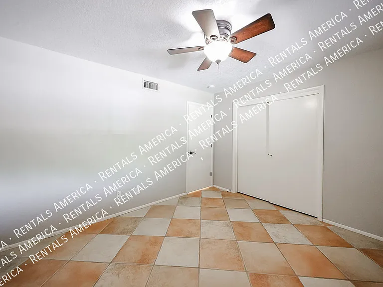 15811 E Richwood Ave — Photo 24