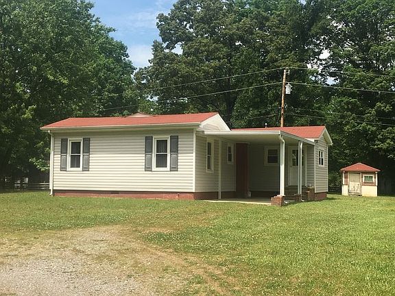 2nd image of 135 Elrod Ln SE