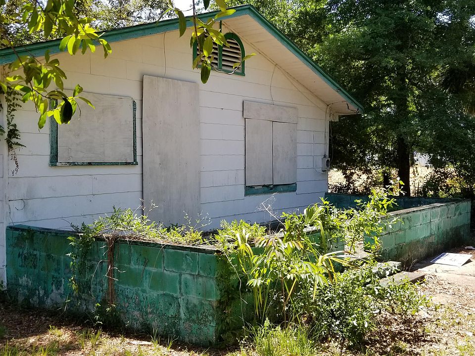 1st image of 19 Carson Dr NE