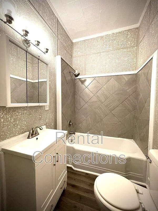 2 bed, 1.0 bath, $1,100 — Photo 4