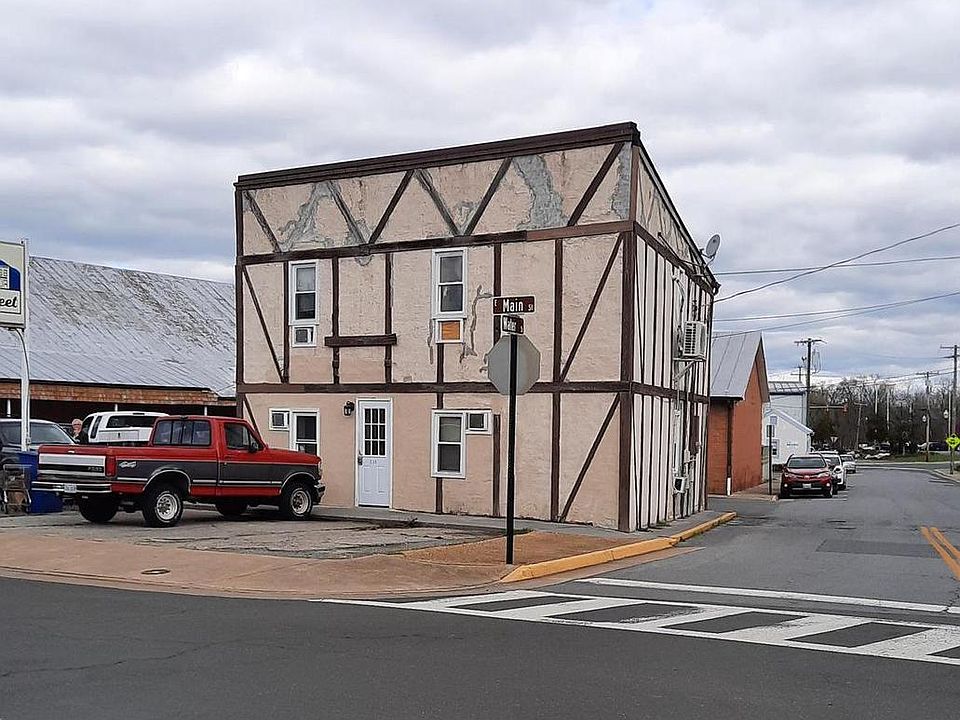 1st image of 514 E Main St Front 4