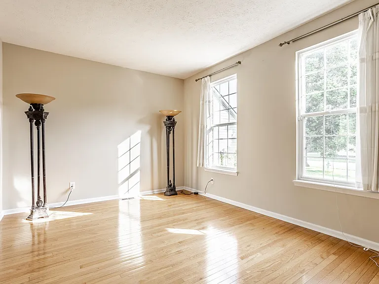 6765 Woodcliff Cir — Photo 16