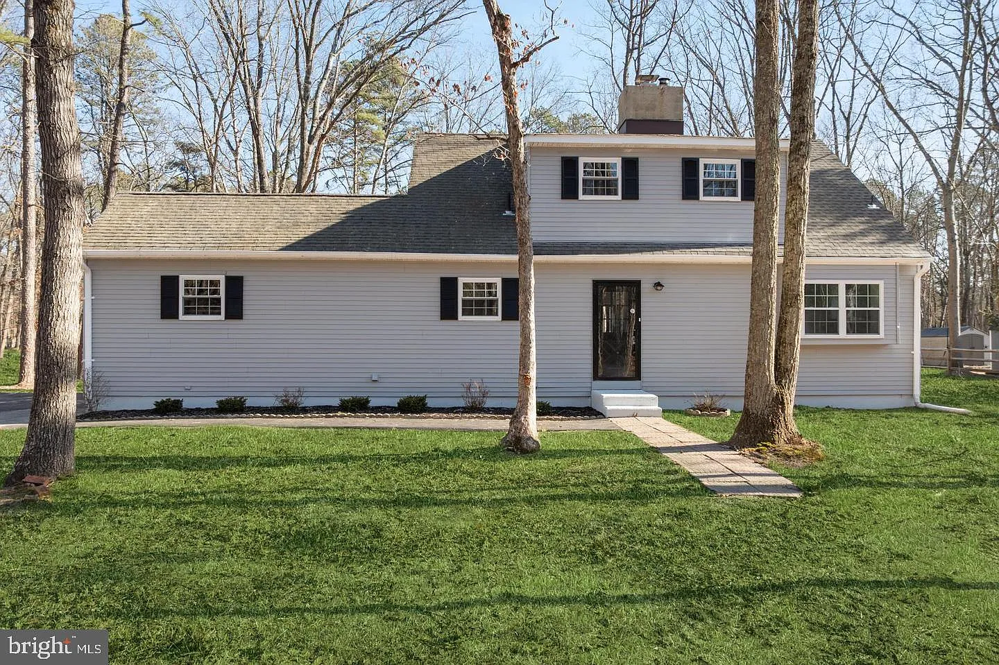 3 bed, 2.0 bath, 1638 sqft, $3,300 — Photo 1
