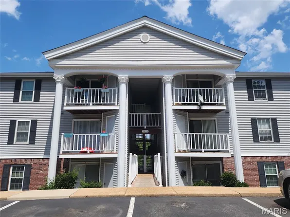 1239 Creve Coeur Crossing Ln APT C, Chesterfield, MO 63017
