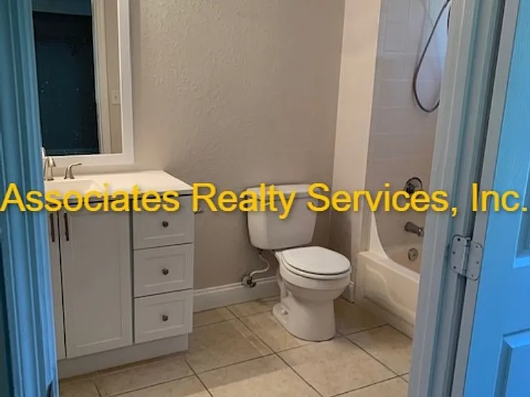3705 SW 27th St #212 — Photo 5