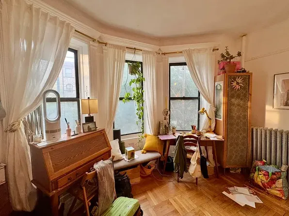 1042 Bergen Street image 1 of 26