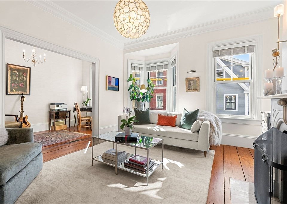 1st image of 9 Cook St #2