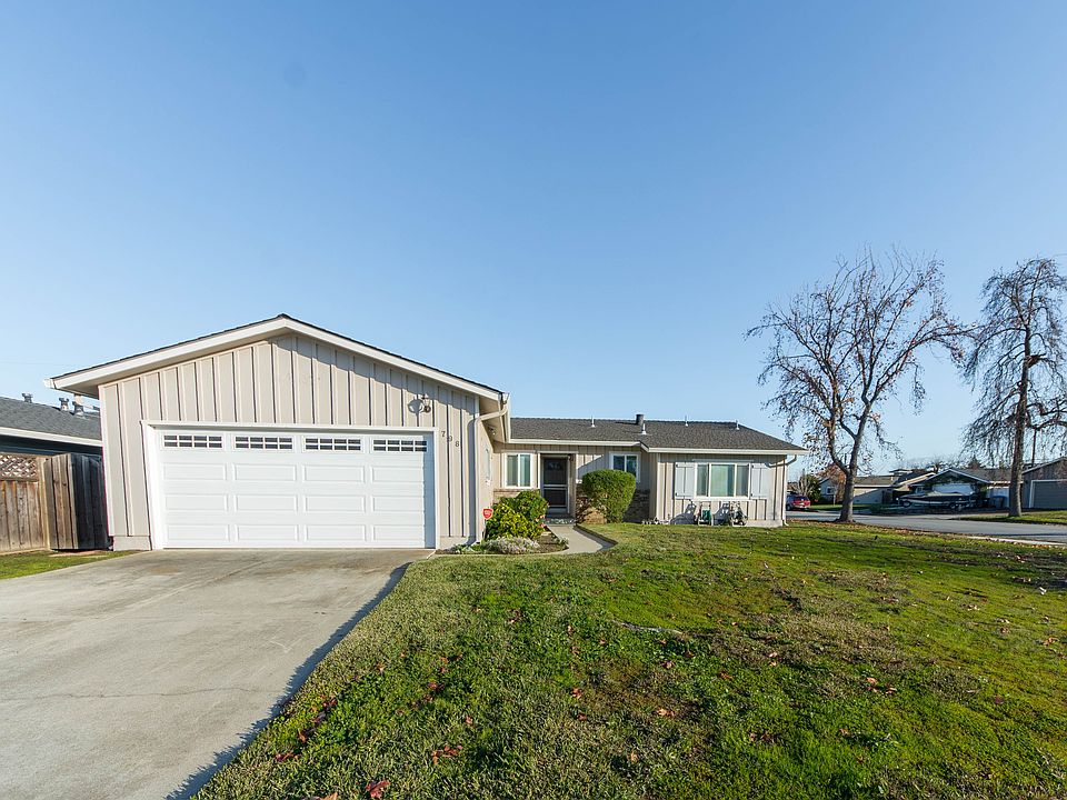1st image of 798 Live Oak Way